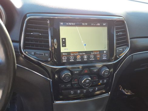 Used 2019 Jeep Grand Cherokee Limited image 14