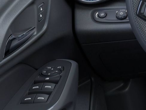 Used 2026 Chevrolet Trax LS w/ LS Convenience Package FWD image 22