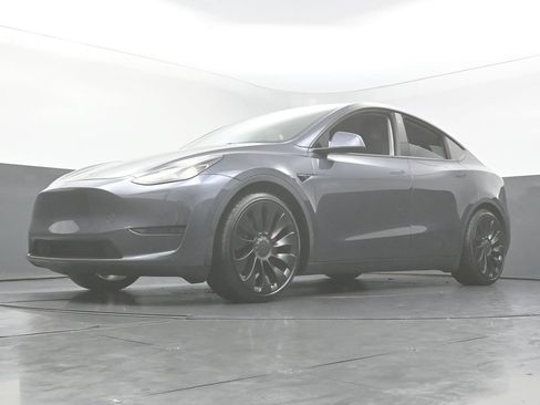 Used 2022 Tesla Model Y Performance AWD/4WD image 49