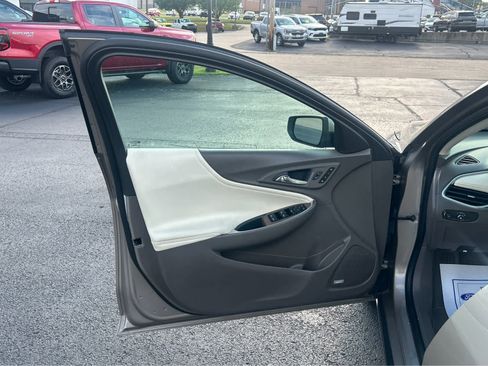 Used 2024 Chevrolet Malibu LT image 15