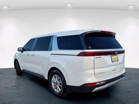 Used 2024 Kia Carnival LX FWD image 13