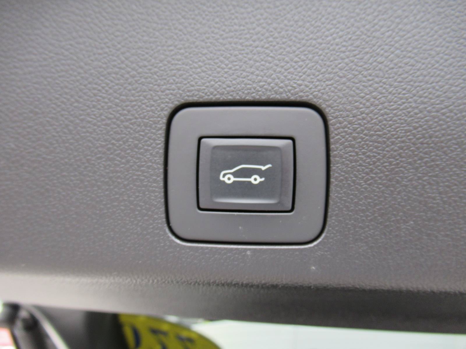 Used 2022 Buick Encore GX Essence FWD image 33