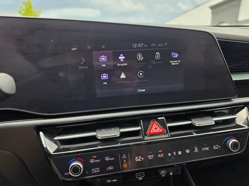 Used 2024 Kia Niro Wave w/ Wave Preserve Package FWD image 59