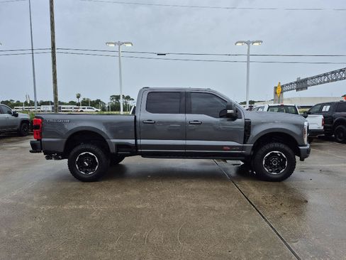 Certified 2025 Ford F350 Platinum w/ Tremor Off-Road Package AWD/4WD image 17