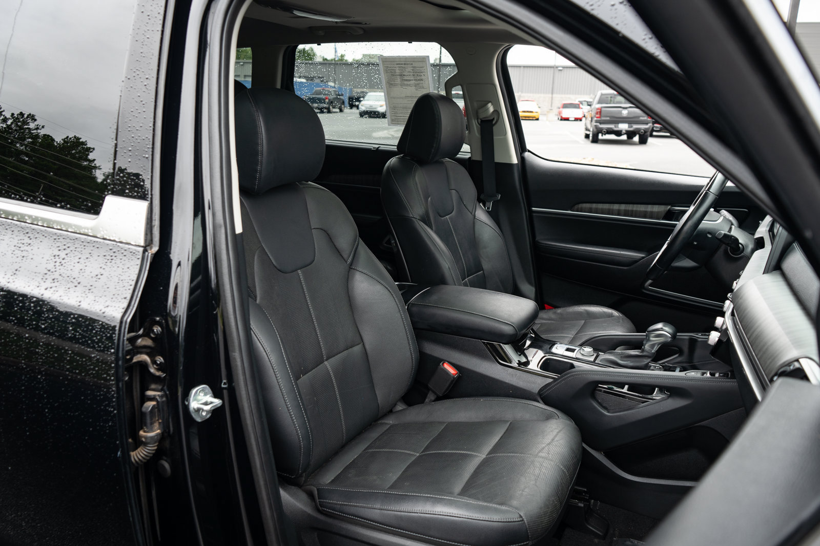 Used 2023 Kia Telluride EX w/ EX Captain's Chair Package FWD image 24