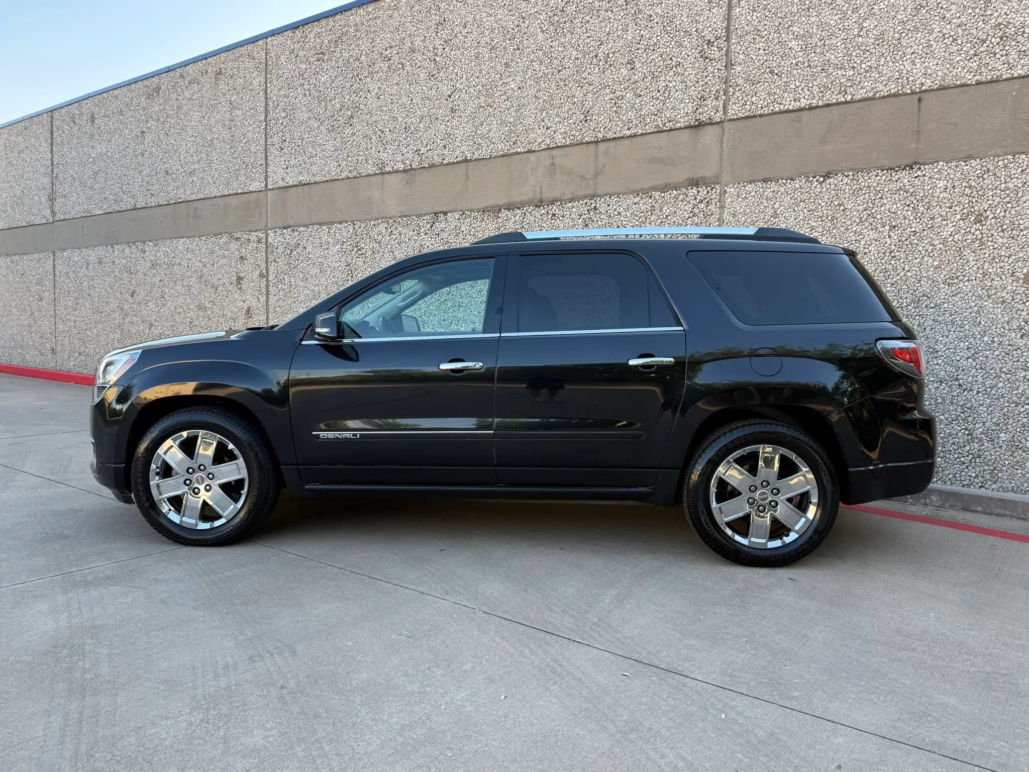 Used 2014 GMC Acadia Denali FWD image 3