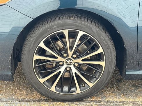 Used 2018 Toyota Camry SE image 24