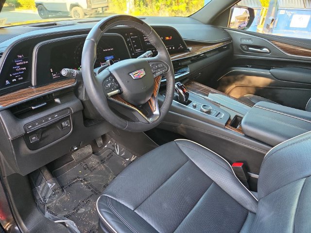 Used 2023 Cadillac Escalade Premium Luxury w/ LPO, Illumination Package AWD/4WD image 10