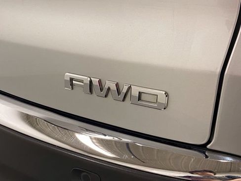 Used 2011 GMC Acadia SLT AWD/4WD image 36