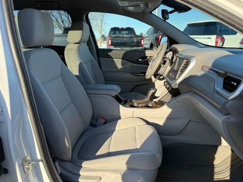 Used 2019 GMC Acadia SLE w/ LPO, Floor Liner Package image 17