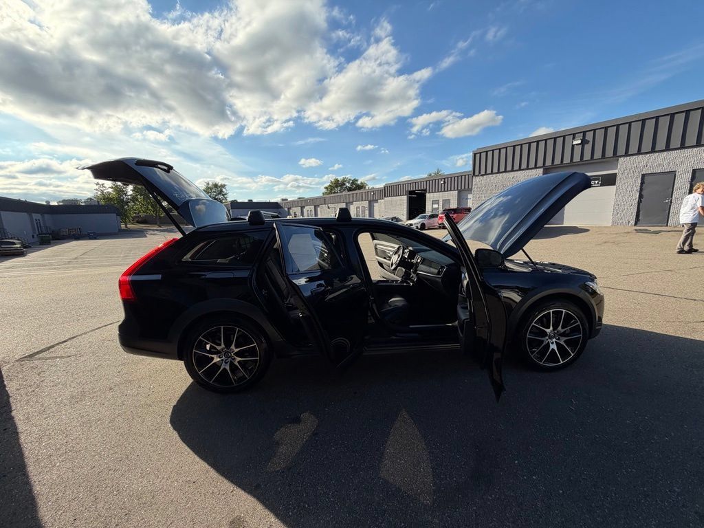 Used 2020 Volvo V90 T6 Cross Country w/ Protection Package Premier AWD/4WD image 40