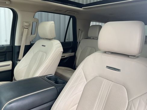 Used 2023 Ford Expedition Max Platinum image 10