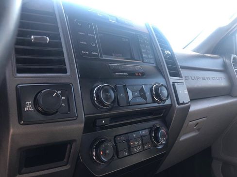 Used 2019 Ford F150 XLT w/ Equipment Group 302A Luxury AWD/4WD image 7