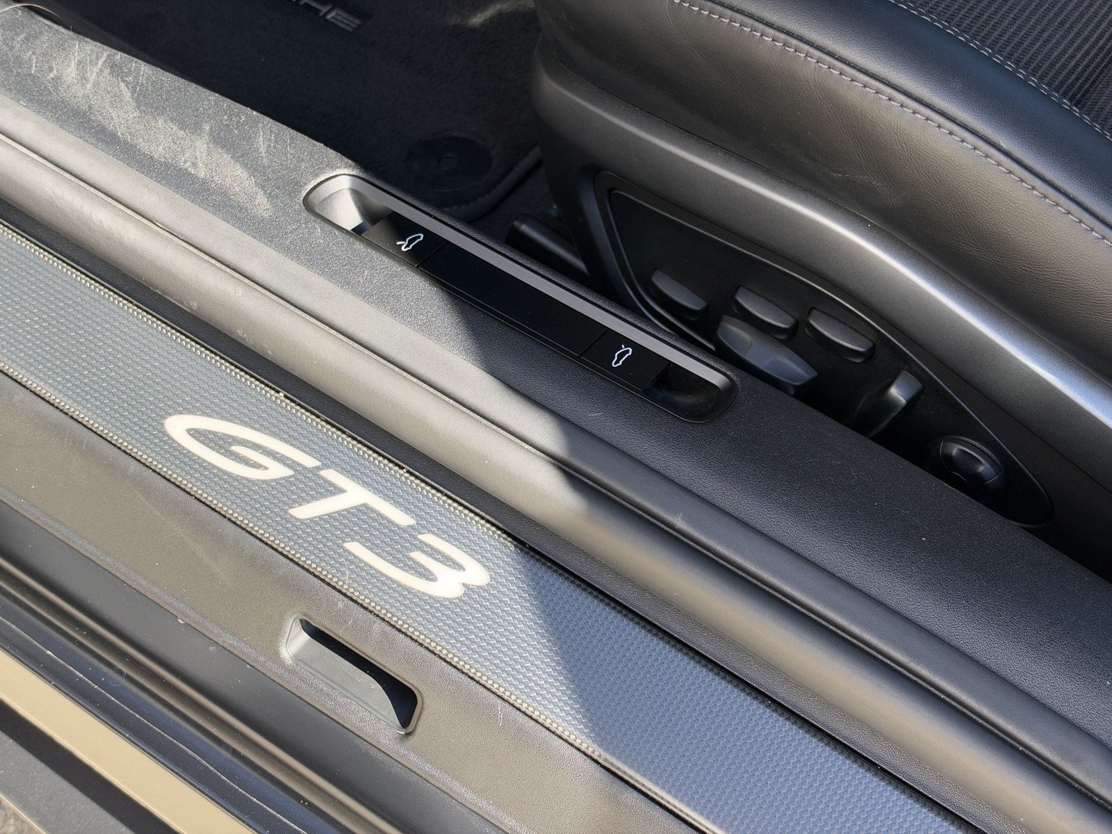 Used 2024 Porsche 911 GT3 RWD image 17