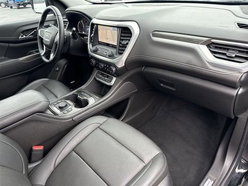 Certified 2023 GMC Acadia SLT w/ Preferred Package image 32
