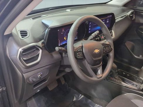 Used 2025 Chevrolet TrailBlazer LT image 10