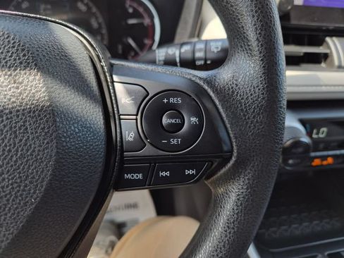 Used 2023 Toyota RAV4 XLE AWD/4WD image 20