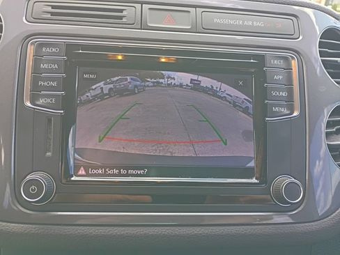 Used 2017 Volkswagen Tiguan Limited w/ Premium Package FWD image 14