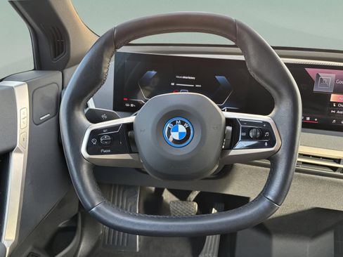 Used 2024 BMW iX xDrive50 image 9