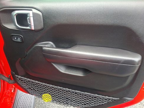 Certified 2020 Jeep Gladiator Sport w/ Quick Order Package 24S image 10