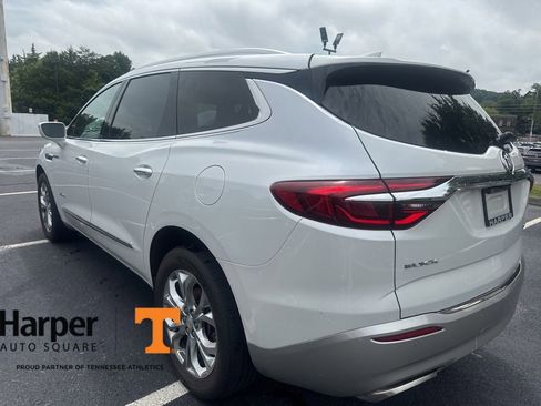 Used 2018 Buick Enclave Avenir w/ Avenir Technology Package AWD/4WD image 3