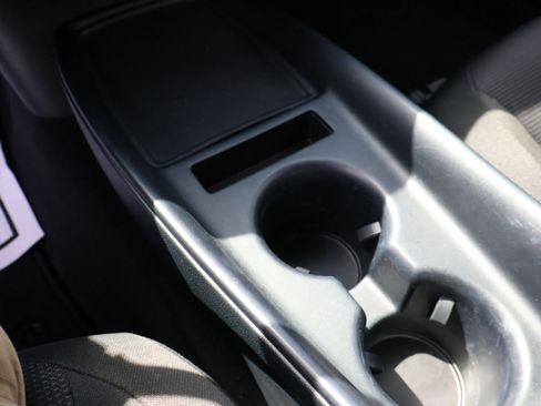 Used 2021 Toyota Prius L Eco FWD image 38