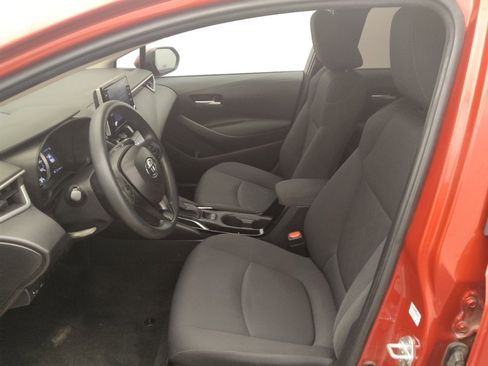 Used 2021 Toyota Corolla LE FWD image 17