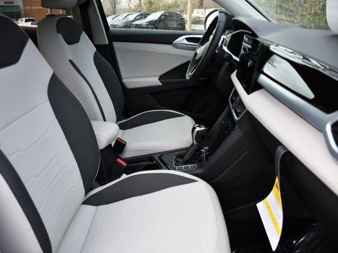 New 2026 Volkswagen Taos SE image 29