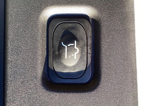 New 2025 Ford Expedition Active image 18