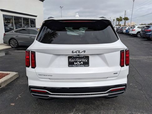 Certified 2023 Kia Sorento SX image 8