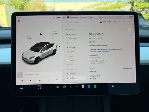 Used 2021 Tesla Model Y Long Range image 15