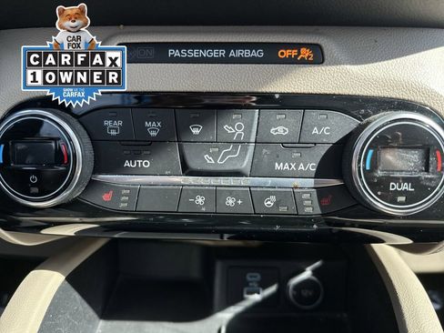 Used 2021 Ford Escape Titanium w/ Class II Trailer Tow Package image 18