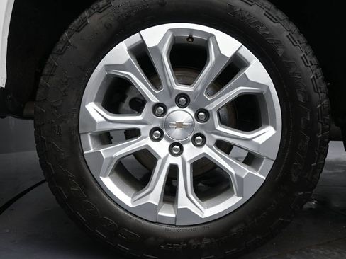 Used 2024 Chevrolet Silverado 1500 LTZ w/ LTZ Premium Package image 9