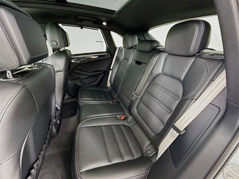 New 2026 Porsche Macan S image 24