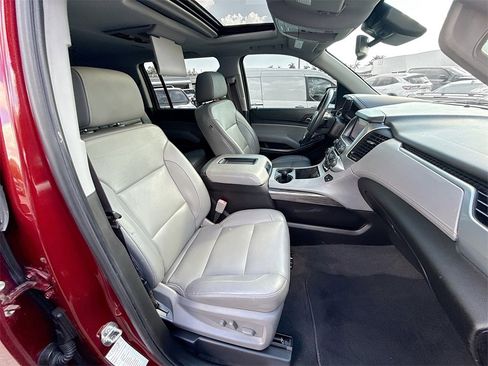 Used 2020 Chevrolet Suburban LT image 33