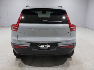 Used 2024 Volvo XC40 B5 Plus AWD/4WD video 3