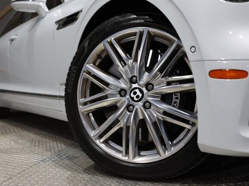 Used 2020 Bentley Flying Spur W12 image 8