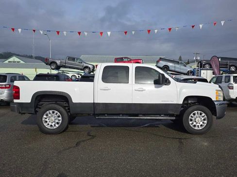 Used 2011 Chevrolet Silverado 3500 LTZ image 6