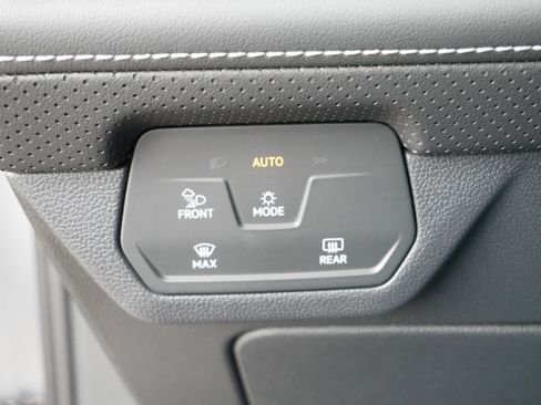 New 2025 Volkswagen Atlas Cross Sport SE image 15