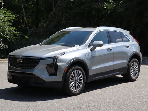 Used 2025 Cadillac XT4 Premium Luxury FWD image 5