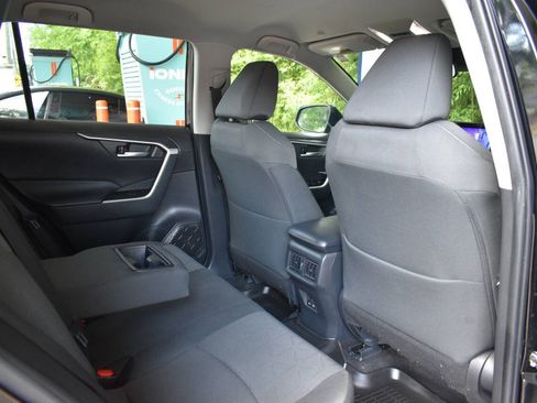 Used 2023 Toyota RAV4 XLE AWD/4WD image 12