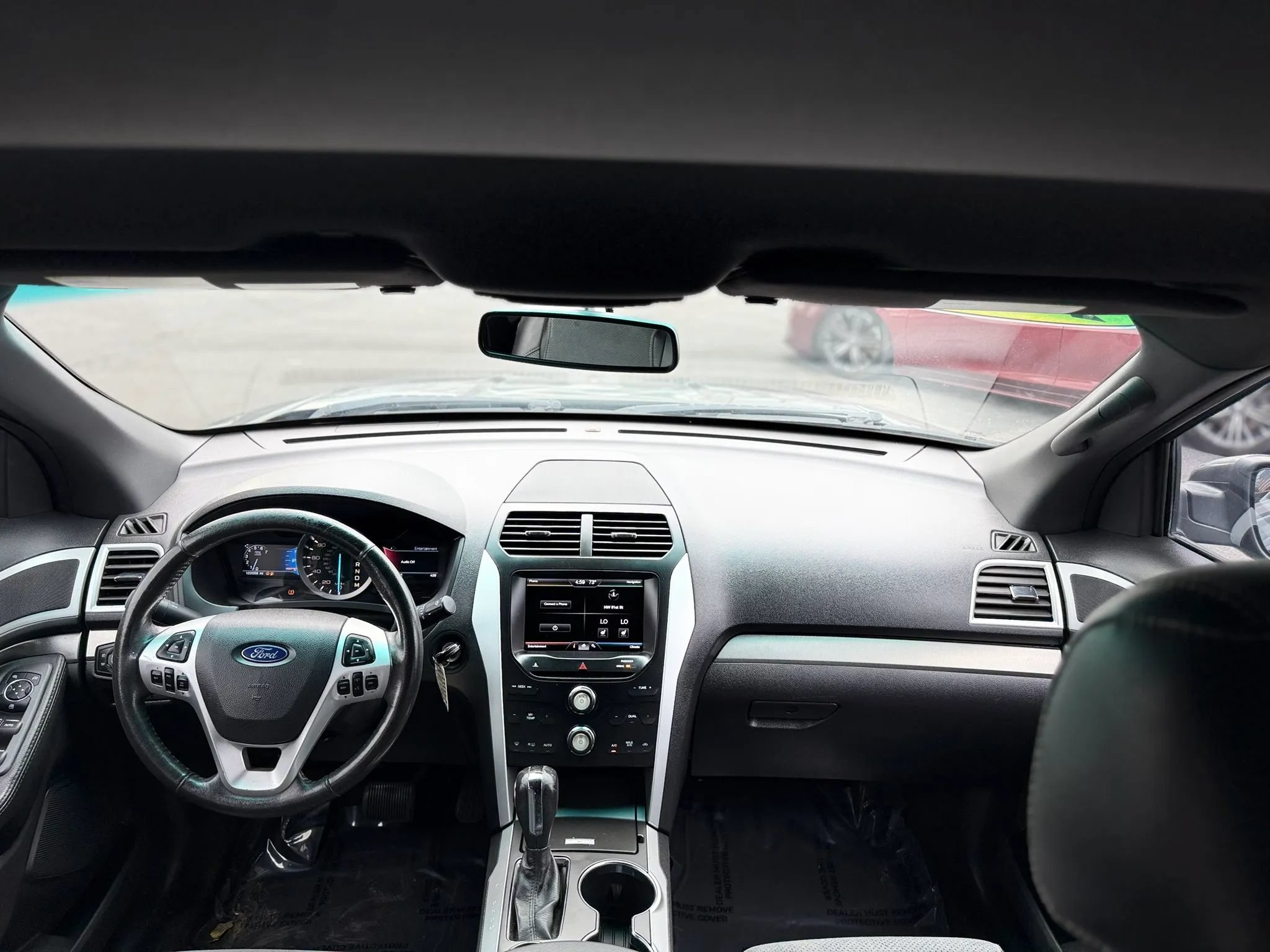 Used 2015 Ford Explorer XLT w/ Equipment Group 202B FWD image 22