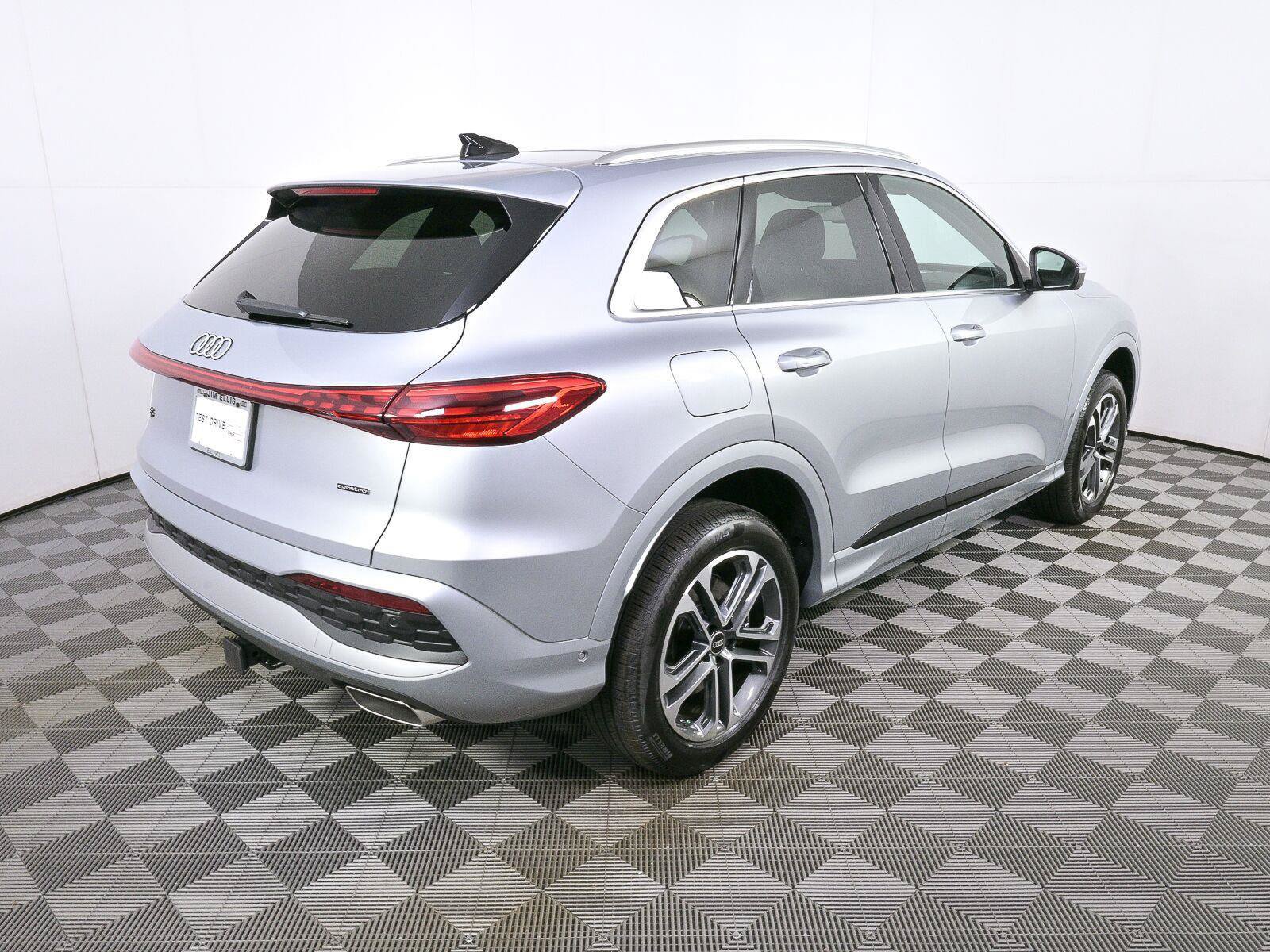 New 2026 Audi Q5 Premium AWD/4WD image 3