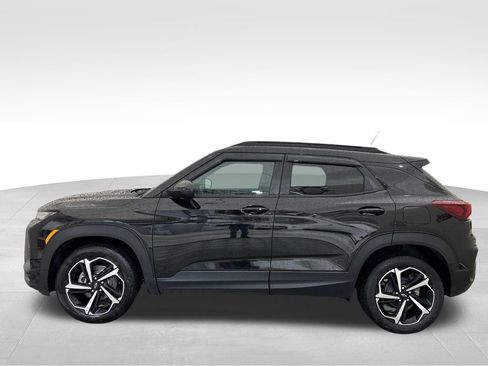 Used 2023 Chevrolet TrailBlazer RS w/ Sun and Liftgate Package AWD/4WD image 2