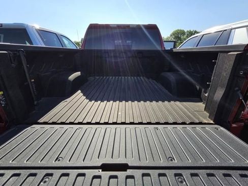 Used 2025 GMC Sierra 1500 AT4 w/ AT4 Premium Package AWD/4WD image 10
