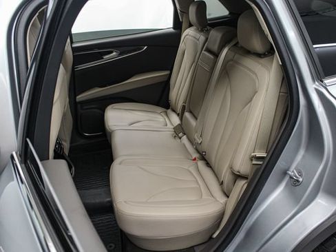 Used 2023 Lincoln Nautilus AWD w/ Premium Package image 18