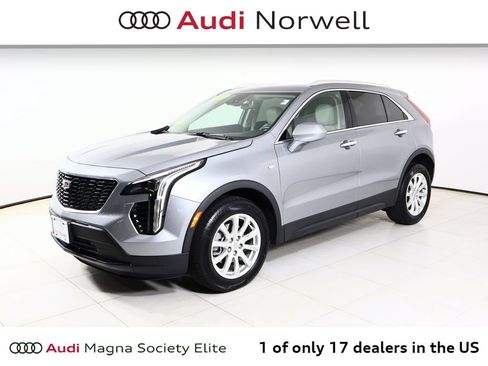 Used 2023 Cadillac XT4 Luxury w/ Cold Weather Package AWD/4WD image 10