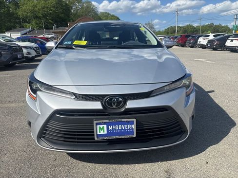 Used 2023 Toyota Corolla LE w/ Carpet Mat Package (TMS) FWD image 2
