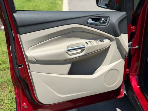 Used 2019 Ford Escape Titanium FWD image 19