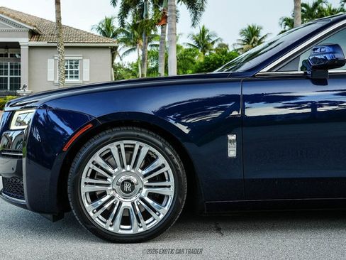 Used 2022 Rolls-Royce Ghost AWD/4WD image 2